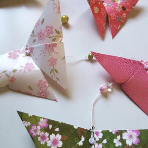 Ghirlanda da parete con farfalle origami, carta giapponese WASHI, decorazione ispirata alla natura, idea regalo originale per la festa della mamma