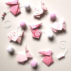 ORIGAMI Ghirlanda di coniglio Decorazione per lettino Baby Room Carta Washi giapponese e pompon Decorazione ispirata alla natura Idea regalo