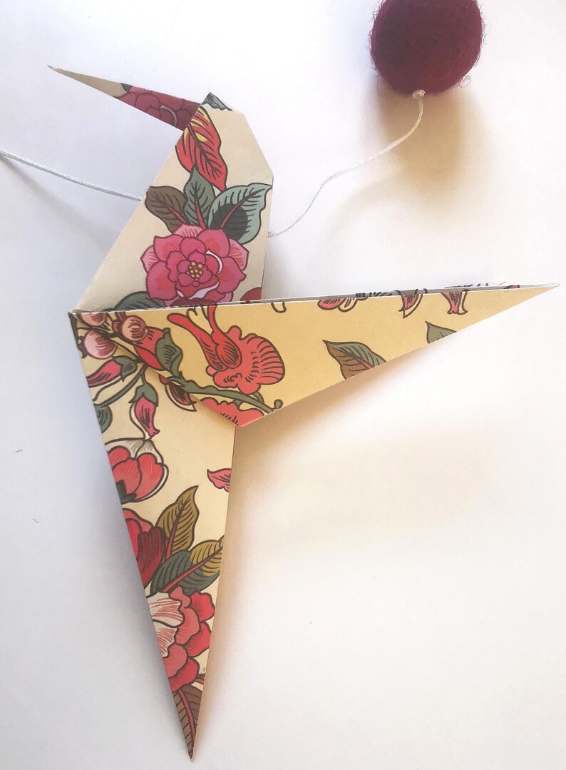 Origami Hummingbird Garland, Flower Pattern, Home Gift, Poetic Handmade Hanging Decoration, Nature-Inspired Wall Decor image 15