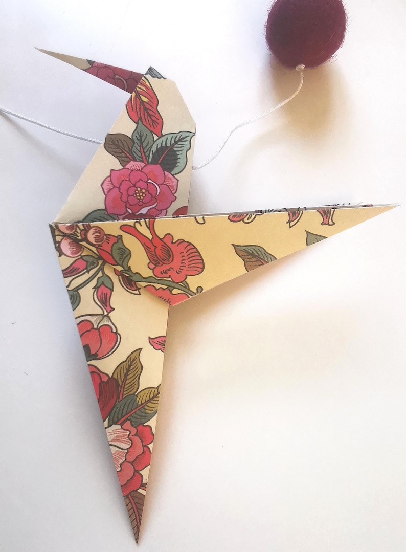 Origami Hummingbird Garland, Flower Pattern, Home Gift, Poetic Handmade Hanging Decoration, Nature-Inspired Wall Decor image 7