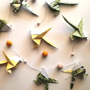 Ghirlanda sospesa con cinciallegra origami, idea regalo in carta washi giapponese, decorazione da parete fatta a mano, regalo per lei