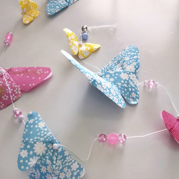 Guirlande Murale 10 papillons ORIGAMI  Pompon et perles Décor Chambre Fille Idée Cadeau original   Décoration inspirée de la Nature