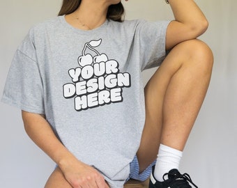 Gildan 5000 Mockup Gildan Sport Grau T-Shirt Mockup Gildan 5000 Modell Mockup Sport Grau Mockup | Sport Grau Übergroßes Gildan 5000 Mockup