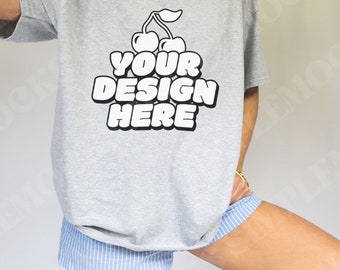 Gildan 5000 Mockup Gildan Sports Graues T-Shirt Mockup Gildan 5000 Modell Mockup Sport Graues Mockup | Sportgraues, übergroßes Gildan 5000-Modell