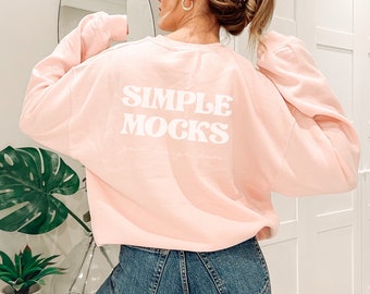 Gildan 18000 Mockup | Gildan 18000 Baksida Mockup | Gildan Rosa Tröja Mockup | Rosa Gildan 18000 | Modell Mockup | Baksida av Tröja Mockup