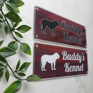 Signo de mascota de Bulldog inglés, placa de perrera personalizada, placa de diversión de jardín 14 colores de fondo, regalo de cumpleaños de caja de letras- Tags4Nags