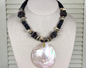 Rare 80s Brown Shell Mother of Pearl Abalone Pendant Necklace black wafer beads