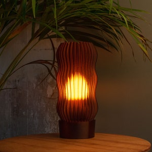 Wavy x AMBER table lamp, retro minimal design, 3d printed with 99% recycled plastic E27, E26, A19 LED Bild 9