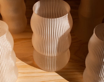 Vase Wavy Silhouette, Retro minimal flower vase, 3d printed design, unique gift