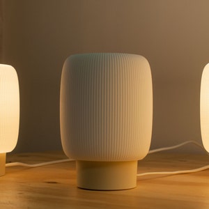 TORO Tischlampe: Anpassbare Größe und Farbe minimalistisches Retro-Design sanfte Ambientebeleuchtung Bild 6