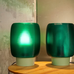 TORO x EMERALD Table lamp | retro minimal design, E27, E26 (LED only), 3d printed, Green