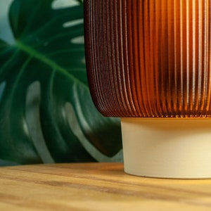 Tischlampe TORO x AMBER, minimalistische 3D-gedruckte Retro-Nachttischlampen Egshell White