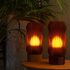Wavy x AMBER table lamp, retro minimal design, 3d printed with 99% recycled plastic E27, E26, A19 LED Bild 10