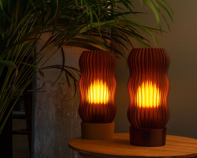 Wavy x AMBER table lamp, retro minimal design, 3d printed with 99% recycled plastic E27, E26, A19 LED afbeelding 10
