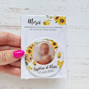 Cadeaux d'aimant photo de baptême ou d'anniversaire inspirés du tournesol et des abeilles avec des cartes de remerciement