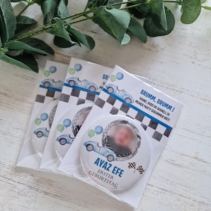 Souvenir d'anniversaire de vieille voiture de course bleue - Aimants de réfrigérateur personnalisés Cadeaux d'anniversaire pour garçon