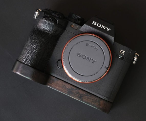 SONY A7IV Wood Enlarged Grip Wood Base Plate R080 