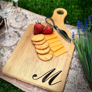 Personalized Charcuterie Board, Walnut Cutting Board, Custom Engraved Wood ServingTray, Custom Cutting Boards, Weddding Gift, Gift for Home
