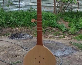 Georgian folk instrument "chonguri"