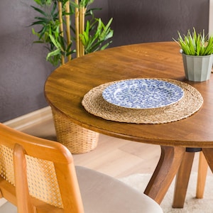 We combine round dining table 2 to 6 seat dining room dinner table and small walnut wood circular dine table kitchen furniture ready to use. Our Solid Oak Wood Dine Table as a Circular Kitchen Furniture.