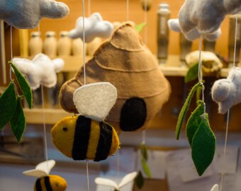 Crib mobile with lullaby for children