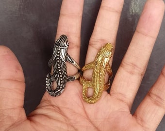 Dainty Lizard Reptile Gecko Ring - Animal Ring - Hippie Ring in Brass/Silver.
