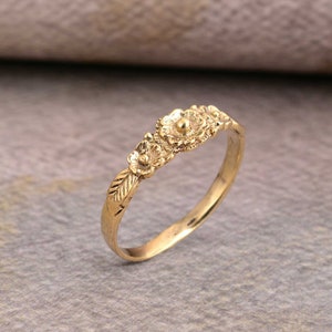 Dainty Gold Flower Ring: Minimalist Floral Jewelry