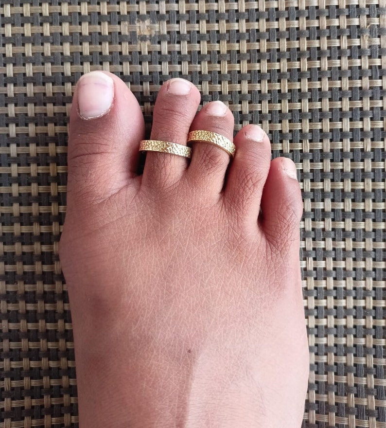 Gold Toe Ring, Hammered Toe Ring, Gold Filled Toe Ring, Summer Jewelry, Foot Jewelry, Toe Ring Gold, Adjustable Toe Ring image 2