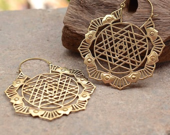 Gold Sri Yantra Ohrringe, Sri Chakra Ohrringe, Heilige Geometrie, Shree Yantra Messing Ohrringe, Blume des Lebens Ohrringe, Shri Yantra Ohrringe