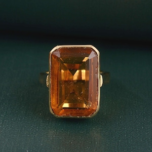 シトリンのステートメントリング：長方形の宝石カクテルリング
