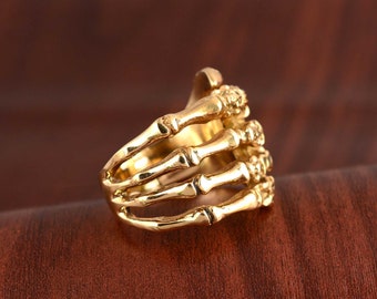 Skull Hand Ring: Gothic Punk Style for Men and Women