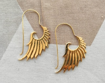 Brincos de asas de anjo de latão feitos à mão: joias de ouro