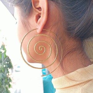 Thick Brass Spiral Hoop Earrings: Hammered Gold Minimalist Style