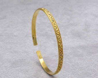 Manchette minimaliste en or : bracelet brassard simple