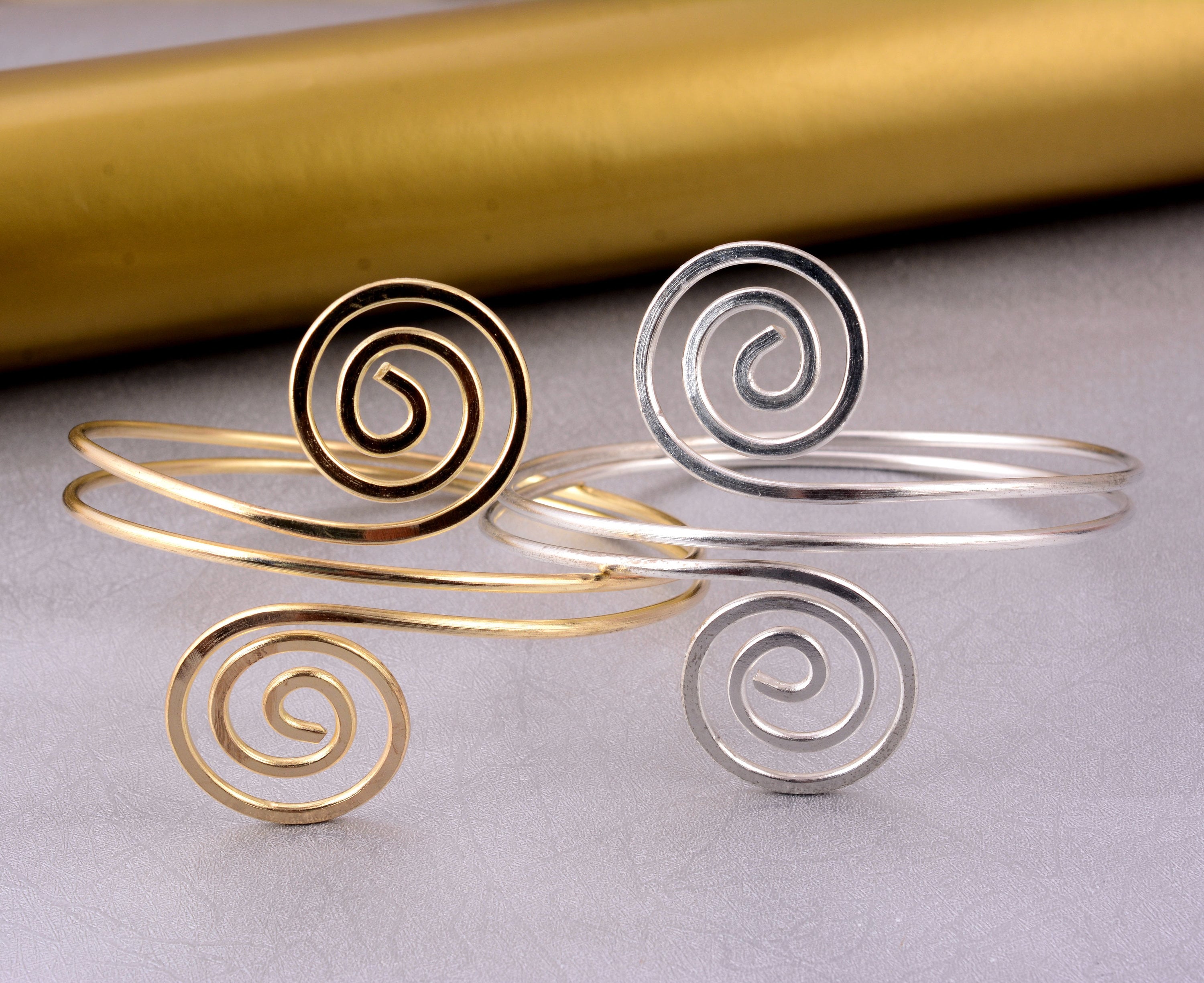 UNICRAFTALE 10 ensembles 1mm trou fermoirs à vis en acier inoxydable