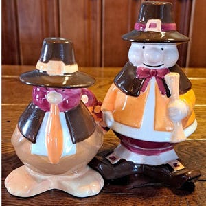 Jolly Pilgrim and Comical Turkey Thanksgiving Salt and Pepper Shakers Chubby with Hats