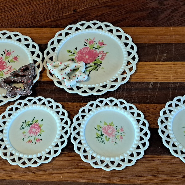 5-Piece Vintage Plastic Child Tea Set Plates