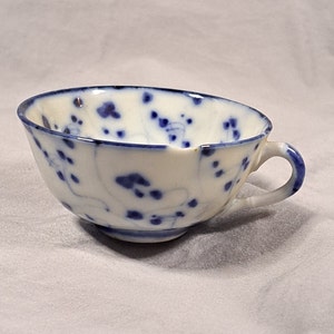 Japan Imari Yunomi Demitasse Blue and White Tea Cup