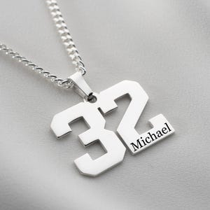 Ciondolo con numero sportivo, collane da uomo con numero, gioielli con numero, collana con anno con numero, gioielli da uomo con sport da baseball, regalo personalizzato per lui