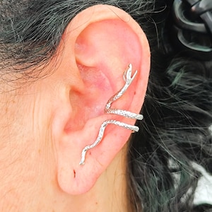 Snake ear cuff, Snake Conch Ear Cuff, Serpent ear cuff, Minimal ear cuff, dainty ear cuff, delicate ear cuff, Snake Climber Earrings