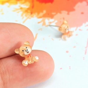 piccoli orecchini a forma di orsetto, orecchini a forma di orso, orecchini a forma di orsacchiotto, orecchini carini, orecchini divertenti, orecchini giocattolo
