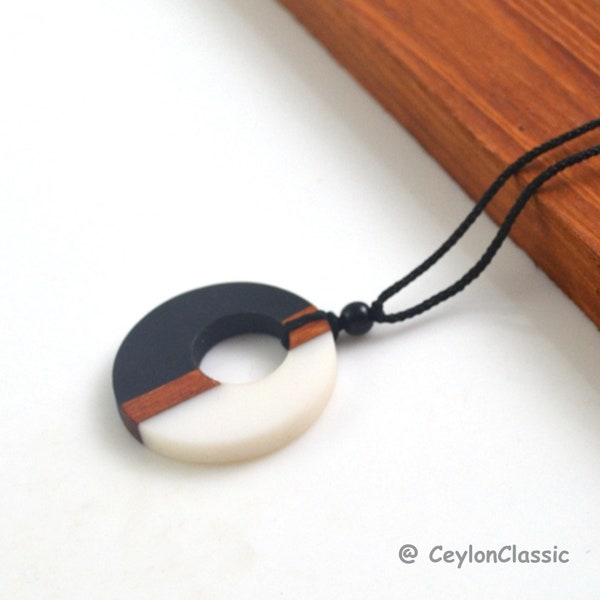 High-quality Handmade Resin & Wood Pendant Necklace, Wood and Resin Necklace, Wooden Necklace, Resin Jewelery, Charm Resin Pendant