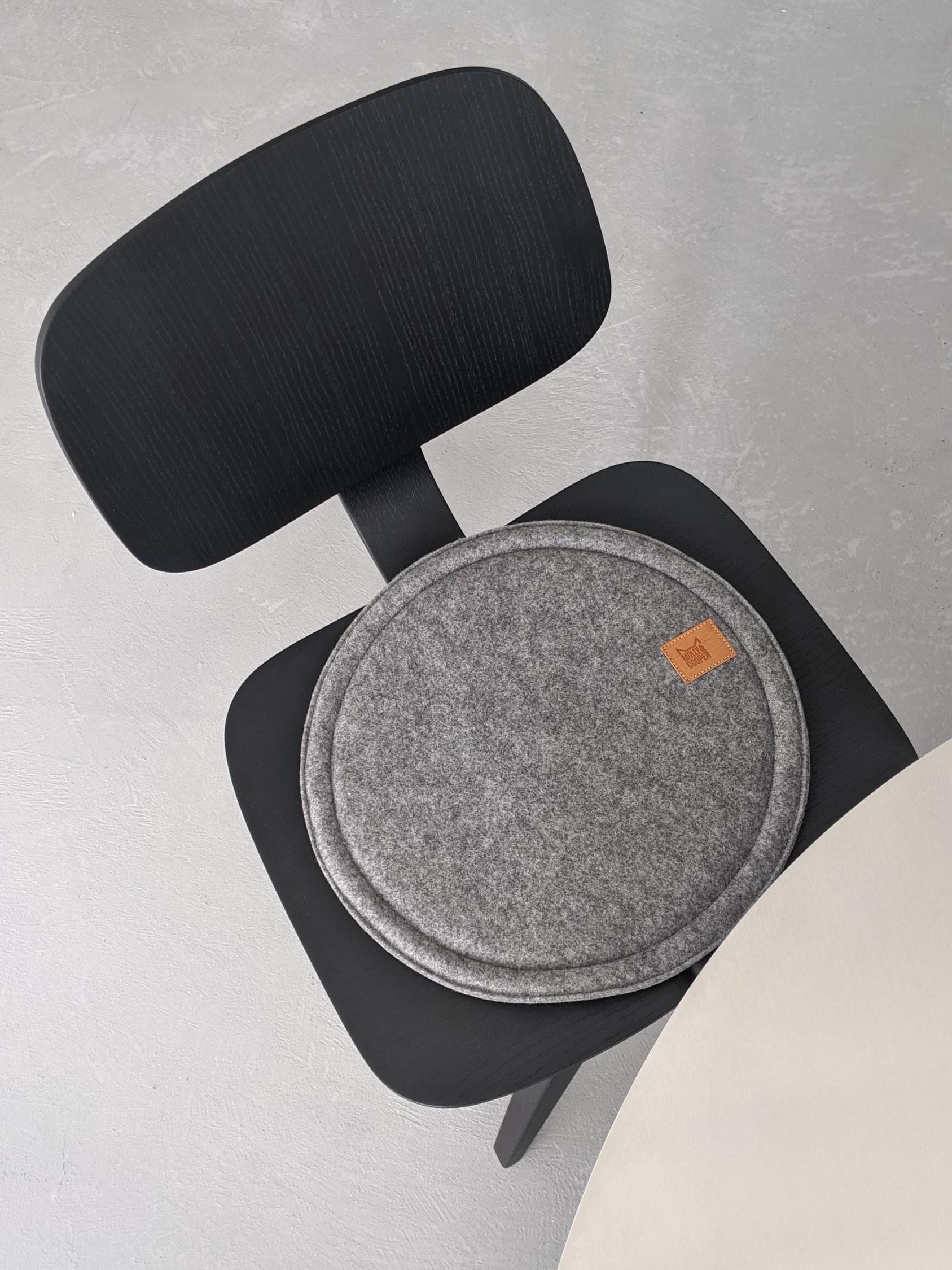 Round padded chair cushions in gray color - 40 cm / Machine-washable thin felt seat pads for dinning chairs or outdoor chairs