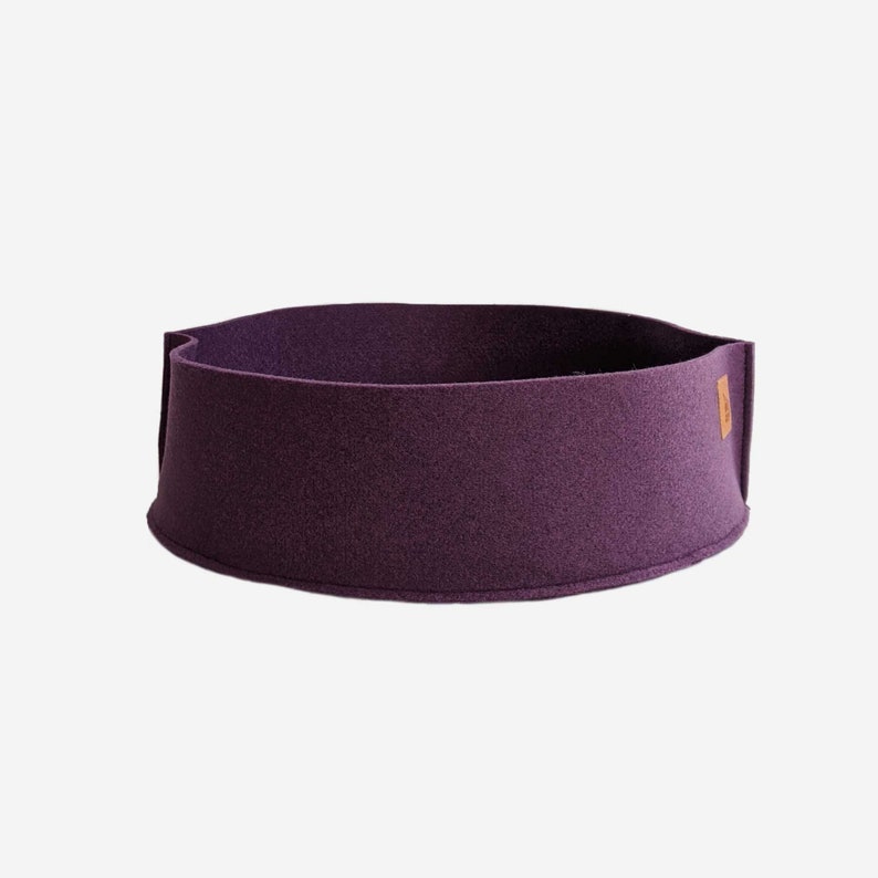 Washable cat bed / Warm felt cat nest / Modern cat bed/ Gift for cat lovers / Made of felt derived from the recycling of plastic bottles