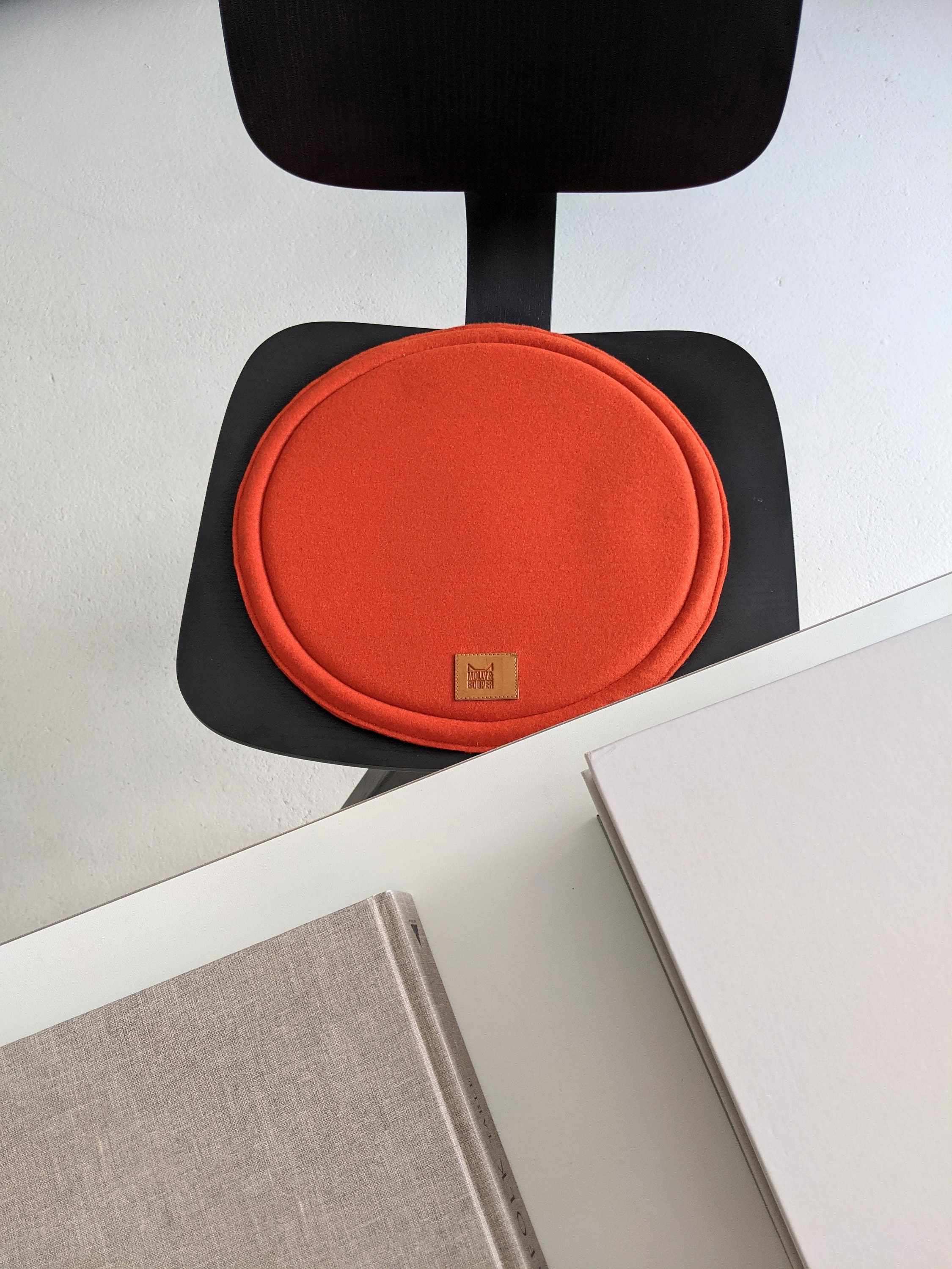 Set of 2 Round Padded Chair Cushions Multiple Colors / Machinewashable