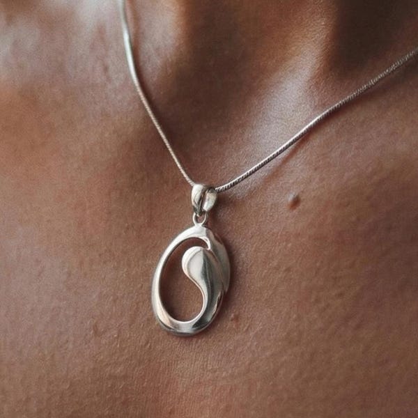 Colgante grueso de plata de ley 925 maciza. Hecho a mano, de diseñador. Regalo para ella, cumpleaños, aniversario. Sin cadena.