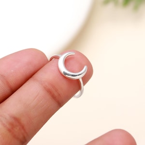 Crescent Moon Ring – 925 Sterling Silver Moon Ring, Celestial Jewelry, Minimalist Ring, Boho Gift for Her, Adjustable Silver Ring