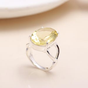 Lemon Quartz Ring, Oval Cut Yellow Quartz Ring, Sterling Silver Cocktail Ring, Unisex Handmade Gemstone Jewelry, Birthday Gift for Her/Him