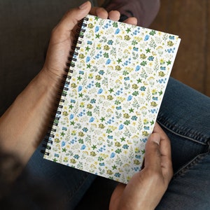 Floral Spiral Notebook: Cottagecore Frog Dotted Journal