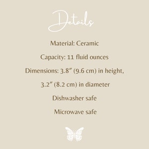 Op de afbeelding: Details van een keramische mok met een capaciteit van 325 ml. De mok is 9,6 cm hoog en 8,2 cm in diameter. Hij is vaatwasser- en magnetronbestendig.